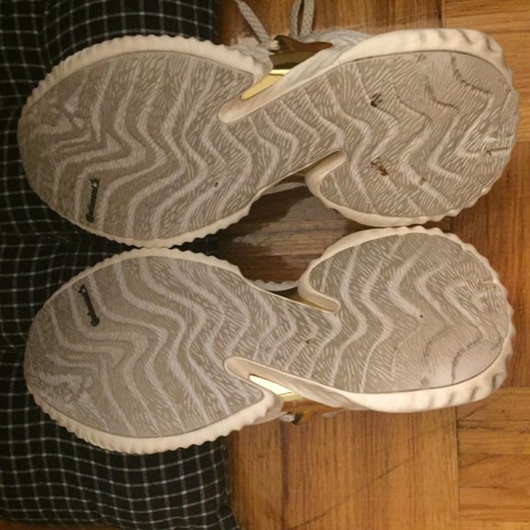 Adidas Alphabounce Instinct White & Gold - Picture 3 of 4